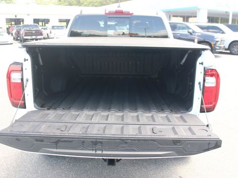 Used 2024 GMC Canyon AT4X AWD/4WD image 11