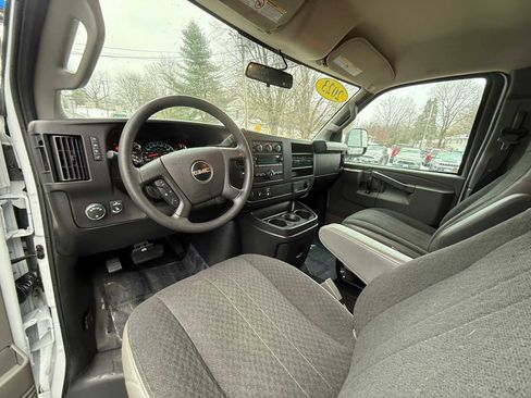 Used 2023 GMC Savana 2500 w/ Driver Convenience Package image 15