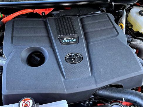 New 2025 Toyota Tundra Limited image 17