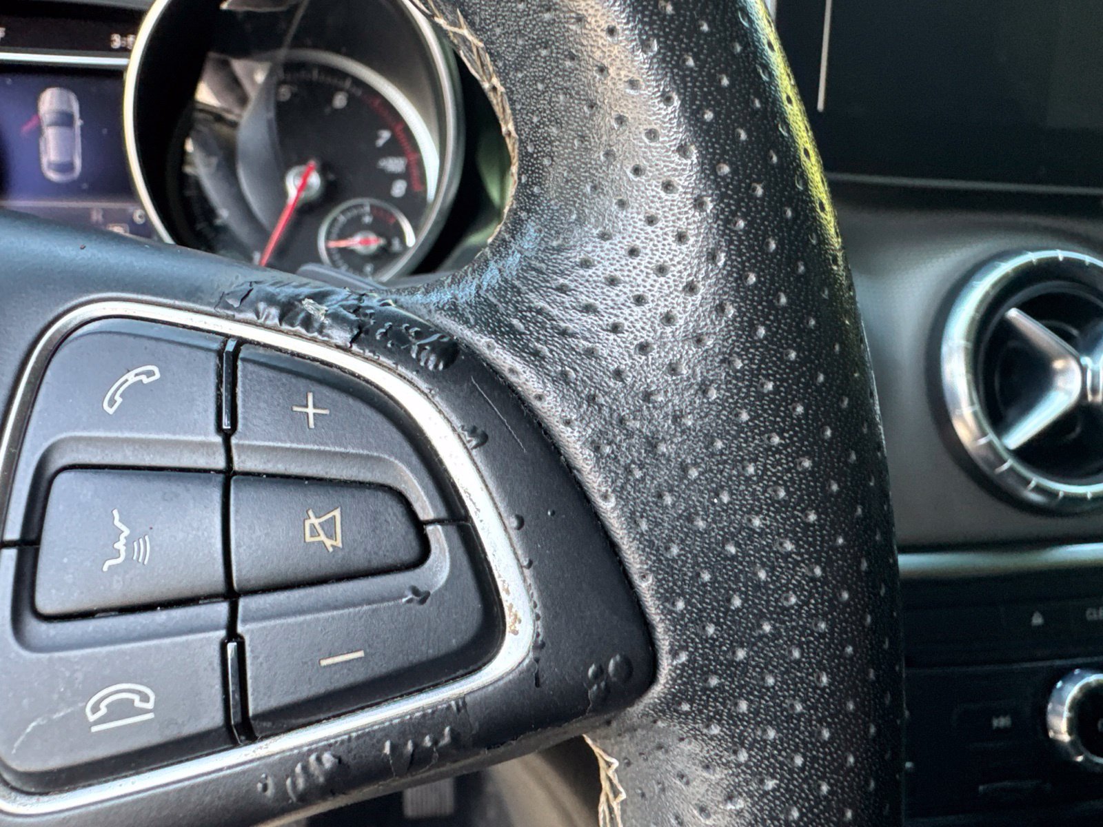 Used 2018 Mercedes-Benz CLA 250 image 16