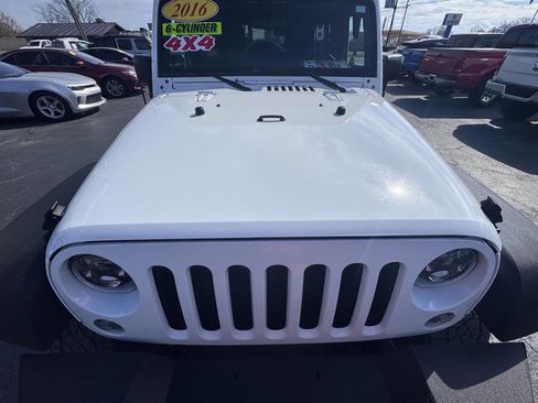 Used 2016 Jeep Wrangler Unlimited Sport w/ Connectivity Group image 11