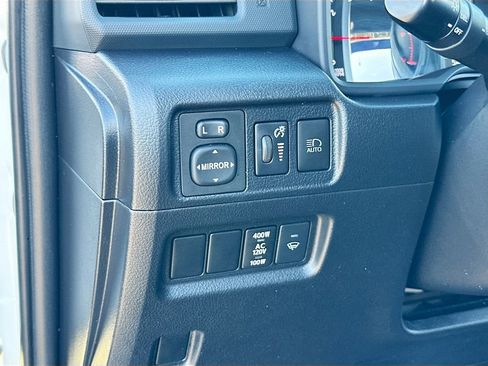 Used 2022 Toyota 4Runner SR5 Premium image 10