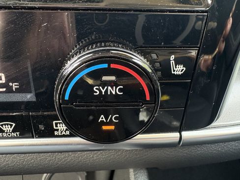 Used 2021 Nissan Rogue SV w/ Premium Package AWD/4WD image 25