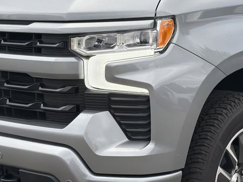 Used 2024 Chevrolet Silverado 1500 RST AWD/4WD image 7