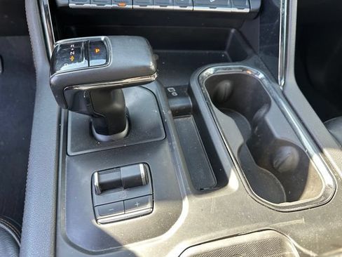 Used 2024 GMC Sierra 1500 AT4 w/ Technology Package AWD/4WD image 18