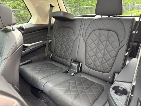 Certified 2023 BMW X7 xDrive40i w/ Premium Package image 19