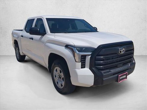 Used 2025 Toyota Tundra SR AWD/4WD image 3