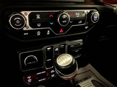 Used 2020 Jeep Gladiator Rubicon w/ Trailer Tow Package image 15