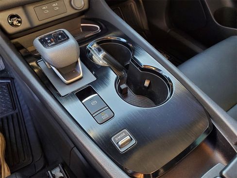 Certified 2025 Nissan Rogue SL image 21