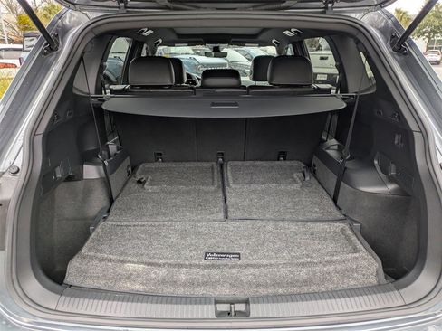 Used 2022 Volkswagen Tiguan SE R-Line image 13