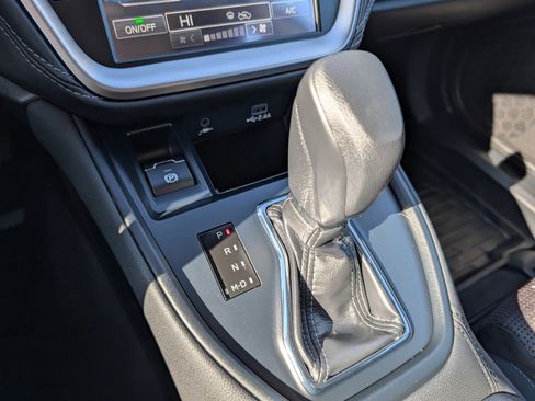 Certified 2025 Subaru Outback image 25