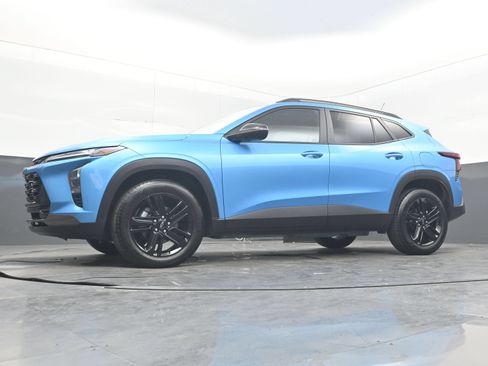 Used 2025 Chevrolet Trax ACTIV FWD image 25