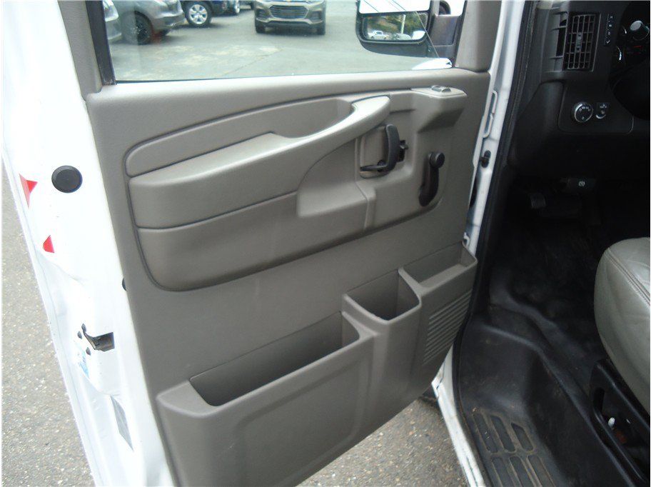 Used 2014 Chevrolet Express 1500 RWD image 9