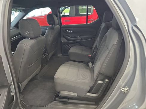 Used 2023 Chevrolet Traverse LT FWD image 10