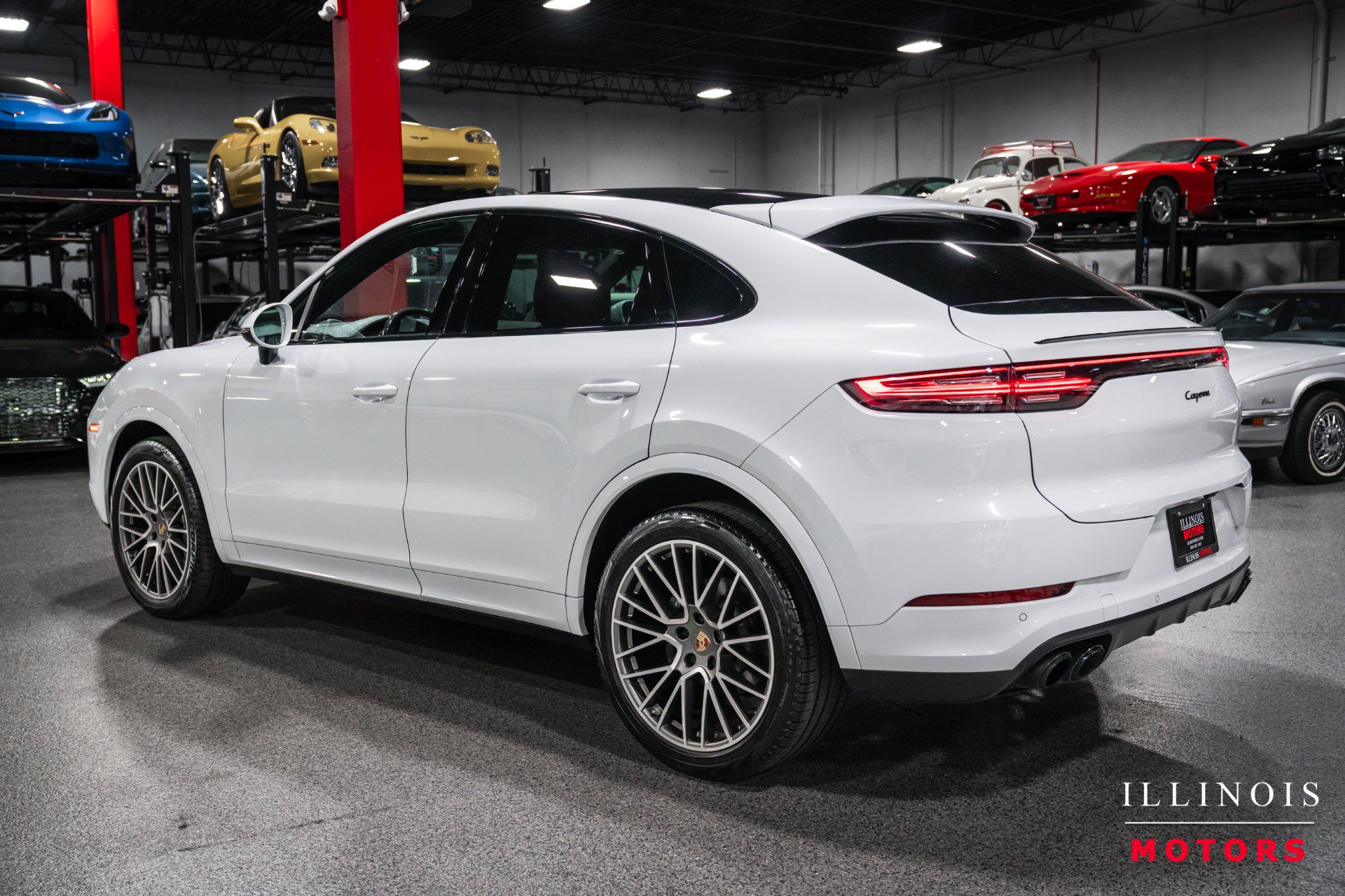Used 2022 Porsche Cayenne Platinum Edition AWD/4WD image 3