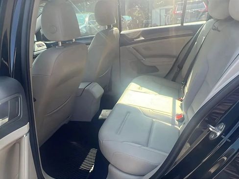 Used 2020 Volkswagen Golf 4-Door image 30