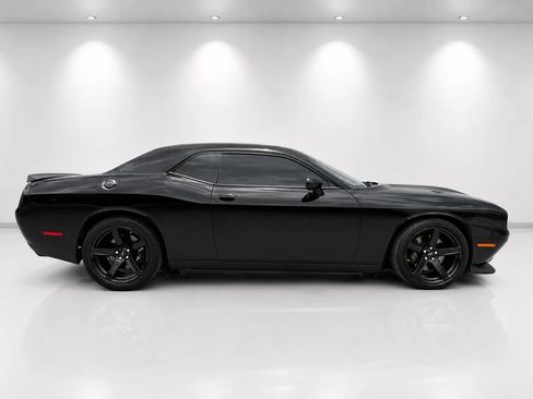 Used 2018 Dodge Challenger R/T Scat Pack w/ Leather Interior Group RWD image 2