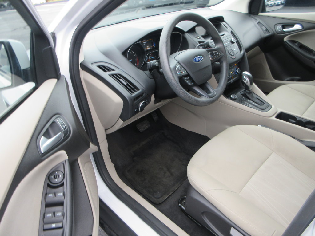Used 2016 Ford Focus SE FWD image 12
