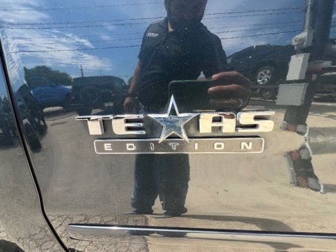 Used 2018 Chevrolet Silverado 1500 LT w/ Texas Edition image 10