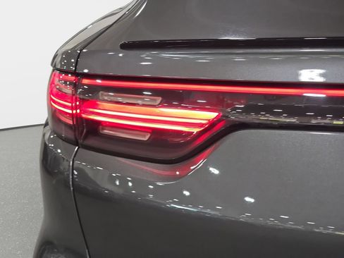 Used 2020 Porsche Cayenne E-Hybrid Coupe AWD/4WD image 24
