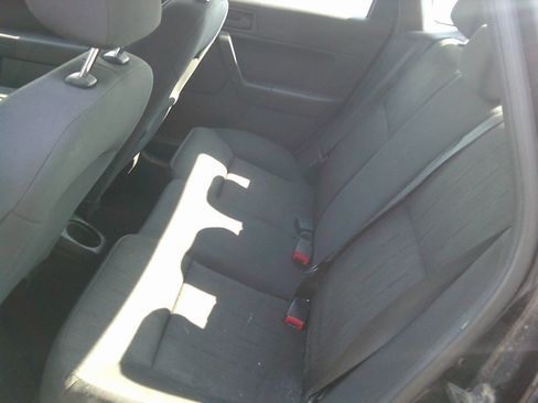 Used 2011 Ford Focus SE image 8