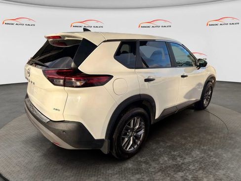 Used 2023 Nissan Rogue S image 10