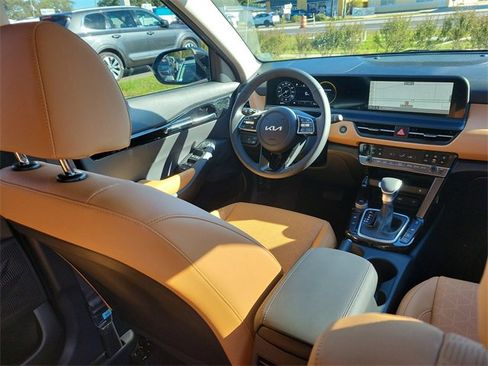 New 2026 Kia Seltos EX image 13