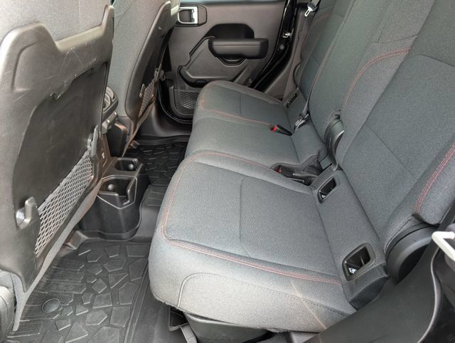 Used 2024 Jeep Gladiator Rubicon w/ Safety Group AWD/4WD image 27