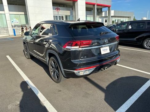 Used 2021 Volkswagen Atlas Cross Sport SE w/ Panoramic Sunroof Package FWD image 9