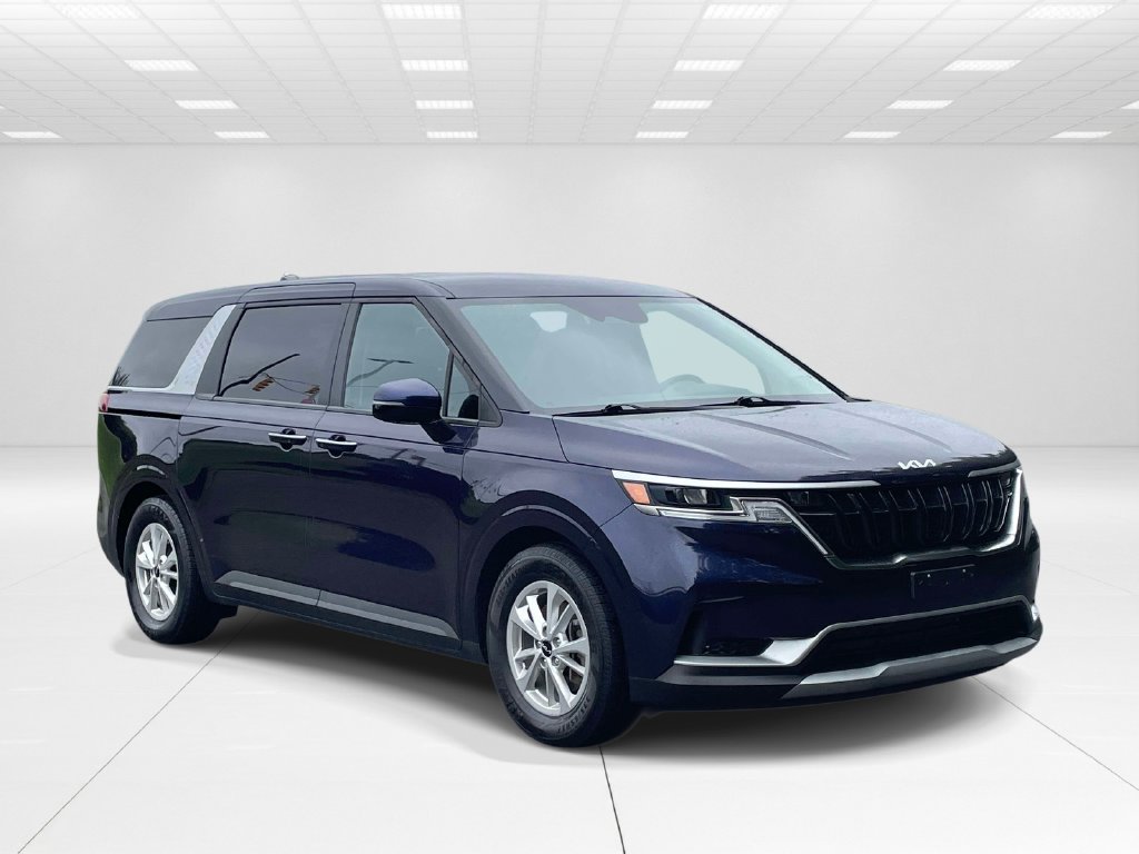 Used 2024 Kia Carnival LX FWD image 1