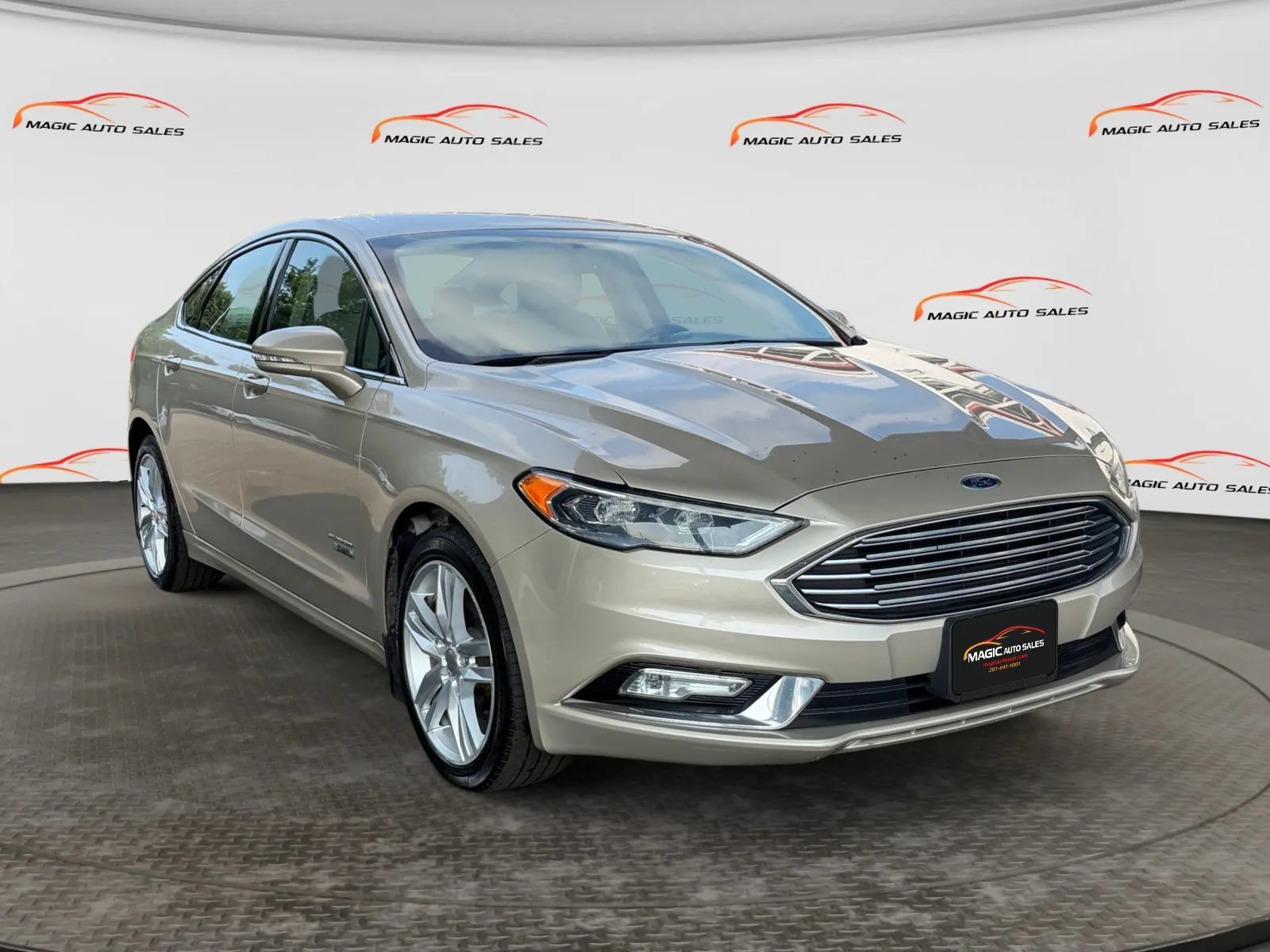 Used 2017 Ford Fusion Energi SE FWD image 5