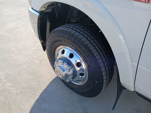 Used 2024 RAM 3500 Limited w/ Safety Group image 32
