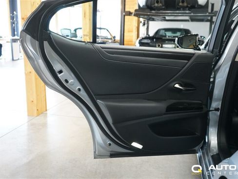 Used 2024 Lexus ES 300h FWD image 25