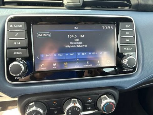 Used 2025 Nissan Versa SV FWD image 21