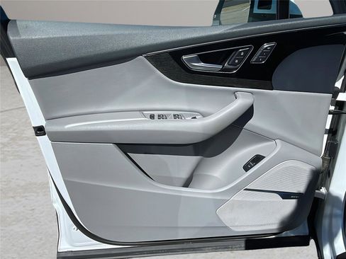 Used 2018 Audi Q7 3.0T Prestige w/ Prestige Package image 20