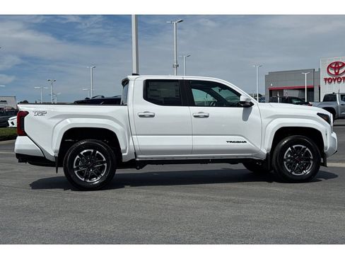 New 2026 Toyota Tacoma TRD Sport AWD/4WD image 3