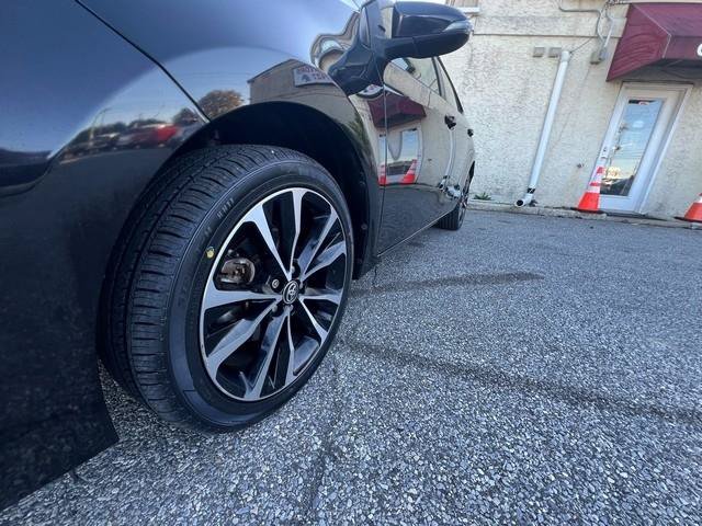 Used 2017 Toyota Corolla SE w/ Carpet Mat Package (TMS) FWD image 23