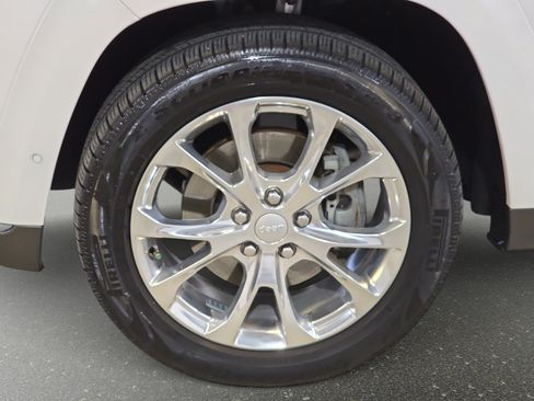 Used 2021 Jeep Grand Cherokee Summit AWD/4WD image 32
