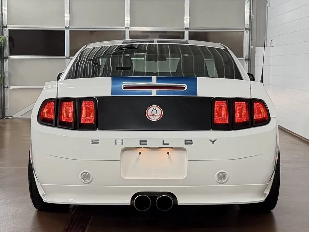 Used 2012 Ford Mustang GT RWD image 4