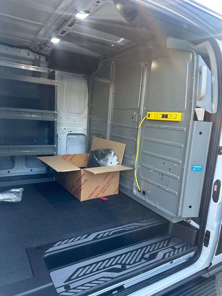 Used 2024 Ford E-Transit Low Roof RWD image 28