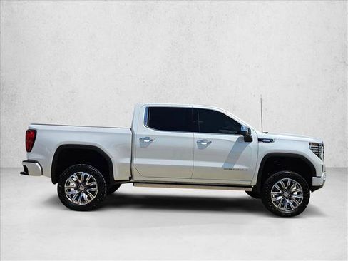 Used 2024 GMC Sierra 1500 Denali AWD/4WD image 4
