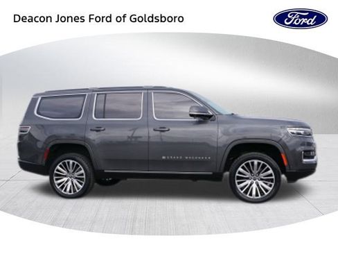 Used 2022 Jeep Grand Wagoneer Series III image 2