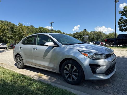 Used 2021 Kia Rio S w/ Technology Package FWD image 3
