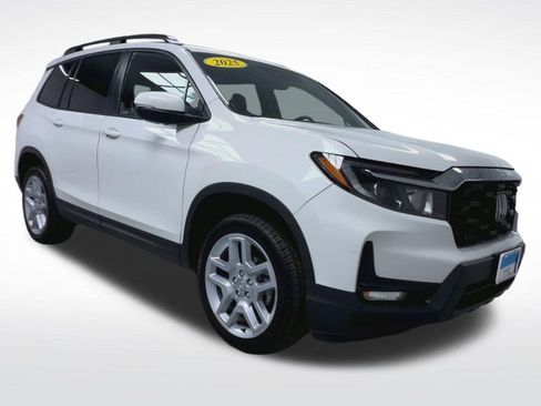 Used 2025 Honda Passport EX-L image 2