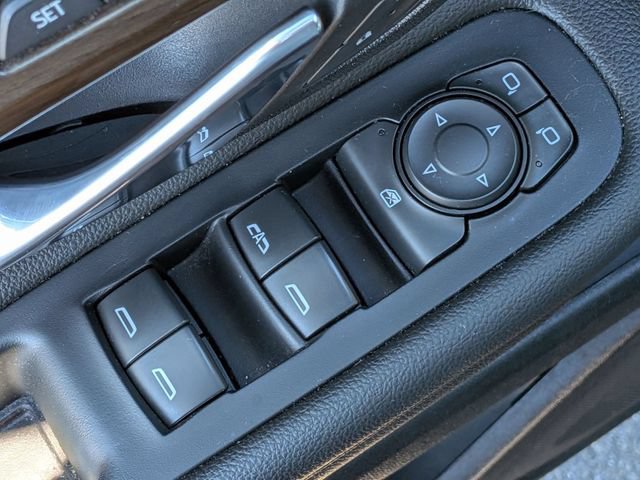 Used 2020 GMC Terrain Denali w/ Denali Premium Package AWD/4WD image 25