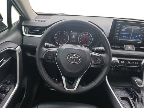 Used 2022 Toyota RAV4 XLE Premium FWD image 12