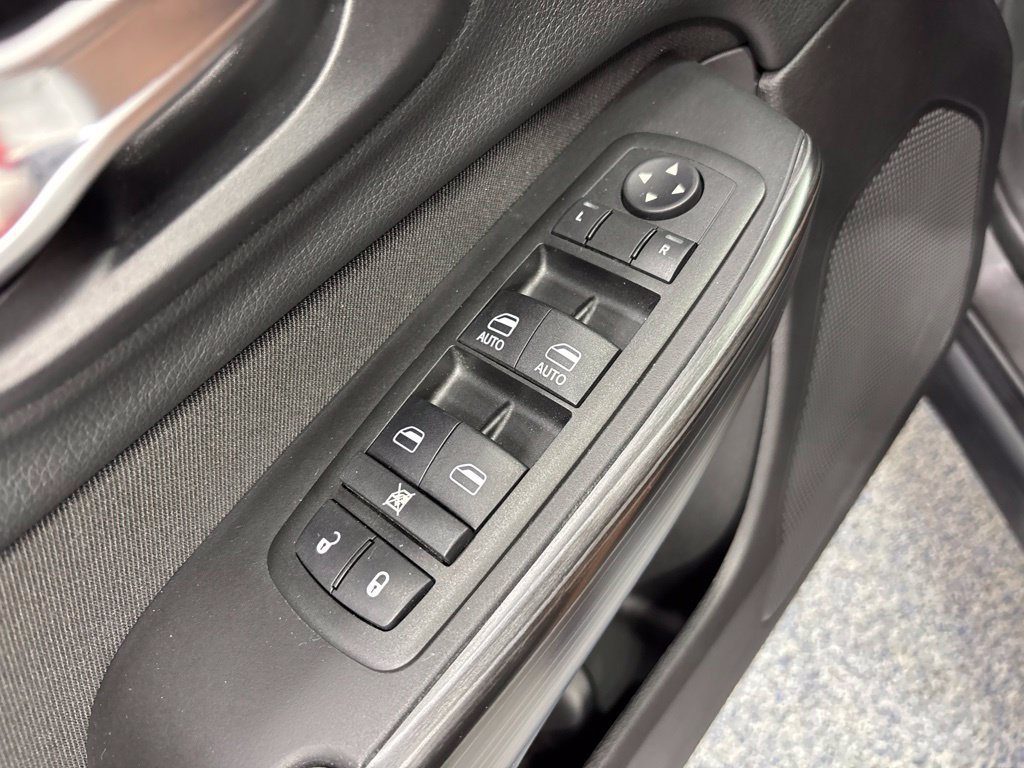 Used 2014 Jeep Cherokee Latitude w/ Cold Weather Group FWD image 36