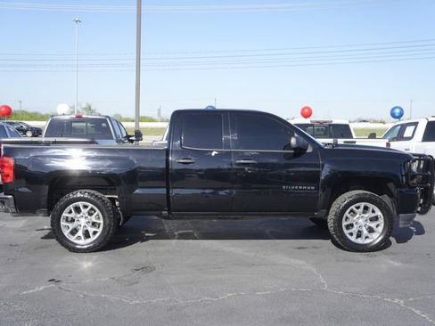 Used 2017 Chevrolet Silverado 1500 Custom w/ LPO, Black Pack image 5