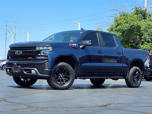 Used 2021 Chevrolet Silverado 1500 LT Trail Boss w/ Convenience Package II AWD/4WD image 2
