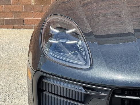 New 2025 Porsche Macan S image 12